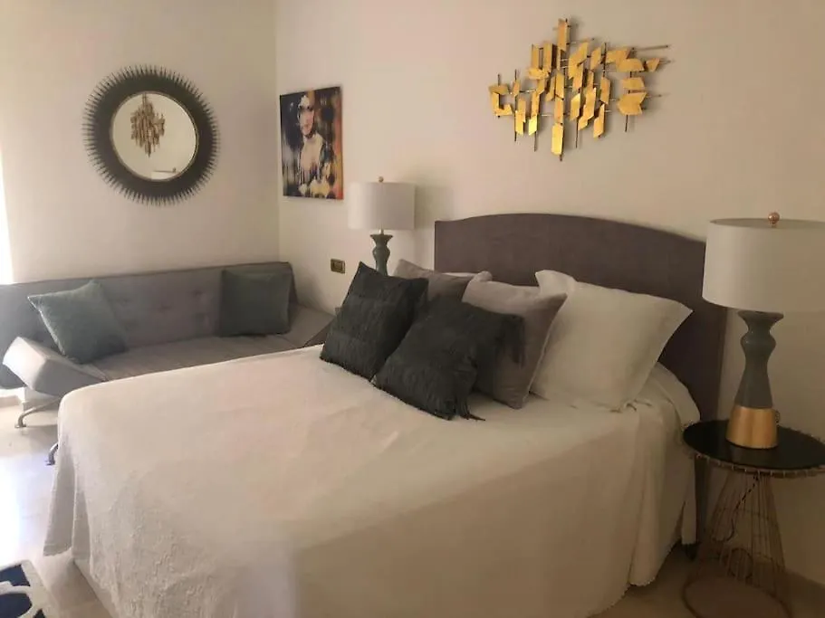 Apartamento En Primera Linea De Playa Marbella